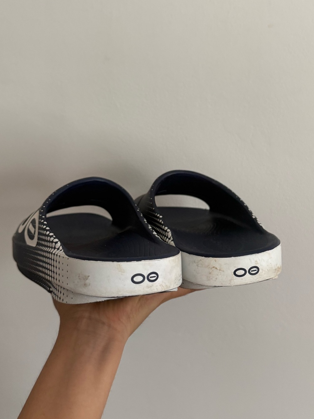 Oofos OOriginal Sport Recovery Slides Navy White Women’s W10 Men’s M8 - Picture 6 of 6